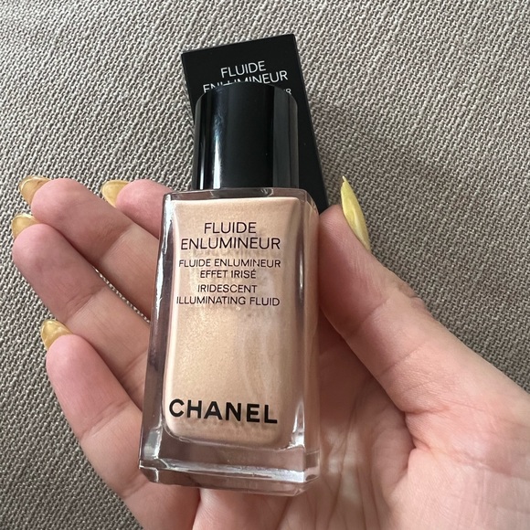 Chanel LES BEIGES HIGHLIGHTING FLUID - Picture 2 of 3